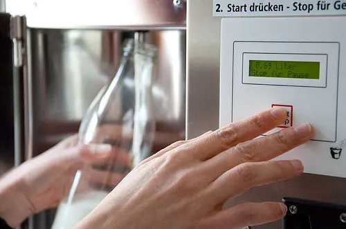 Milchautomat beim Erentrudishof